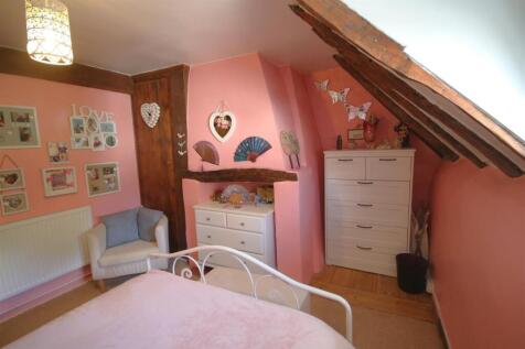 Bedroom 1b.JPG