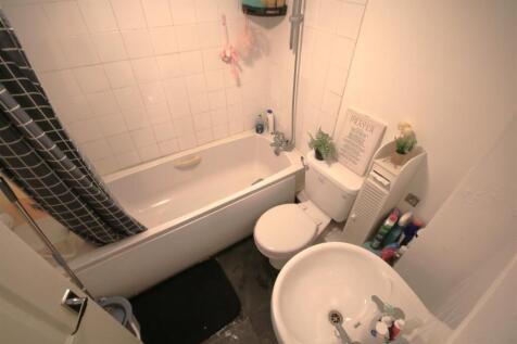 Bathroom.JPG