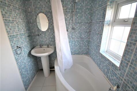 Bathroom b.JPG