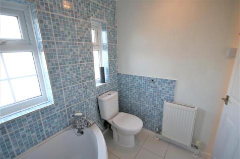 Bathroom c.JPG
