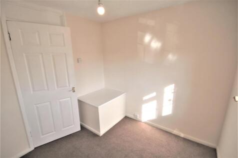 Bedroom 3b.JPG