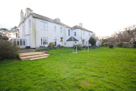Rear Garden b.JPG