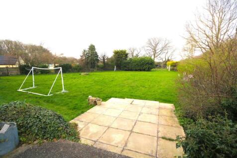 Rear Garden a.JPG
