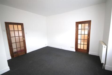 Living Room e.JPG