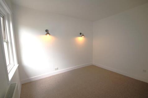 Bedroom 1b.JPG
