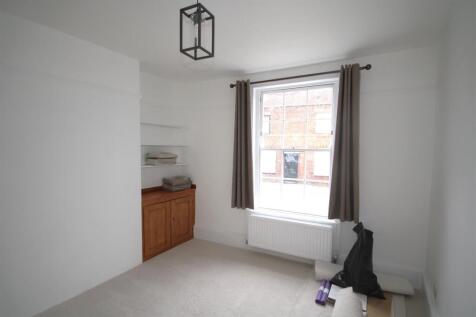 Living Room a.JPG