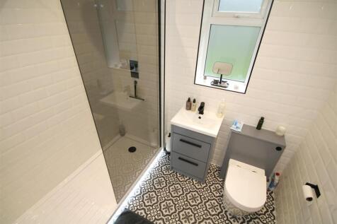 Shower Room.JPG