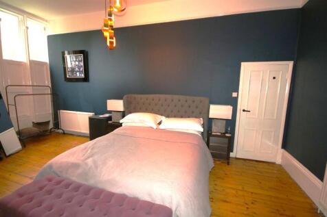 Bedroom 1c.JPG