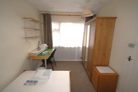 Bedroom 1b.JPG