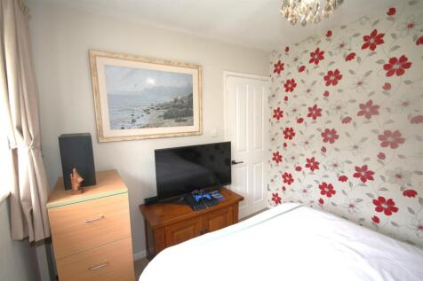 Bedroom 3b.JPG