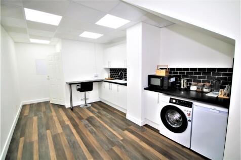 Kitchen b.JPG