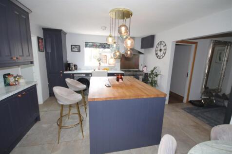 Kitchen c.JPG