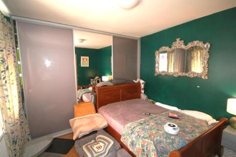 Bedroom 2.JPG