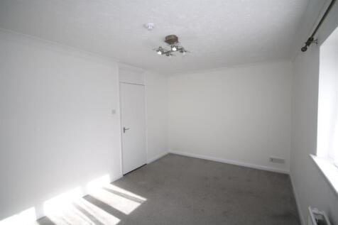 Bedroom 1b.JPG