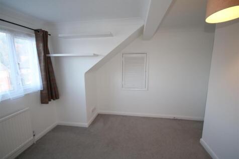 Bedroom 4b.JPG