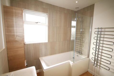Family Bathroom b.JPG