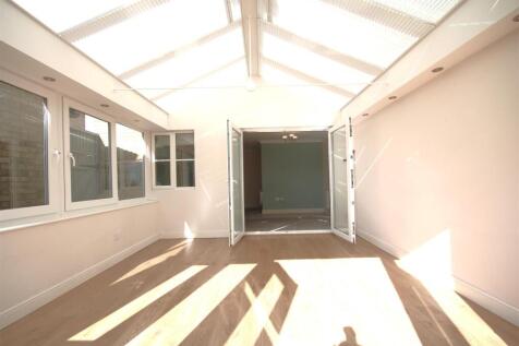 Conservatory b.JPG
