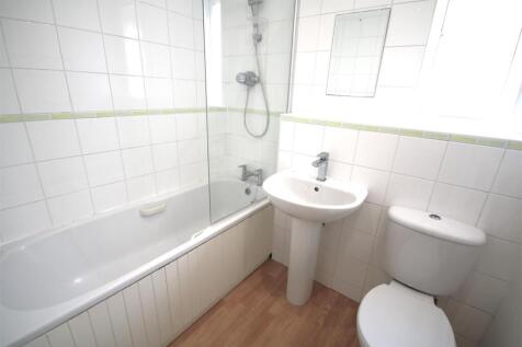 Bathroom a.JPG