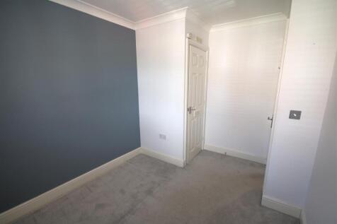 Bedroom 3b.JPG
