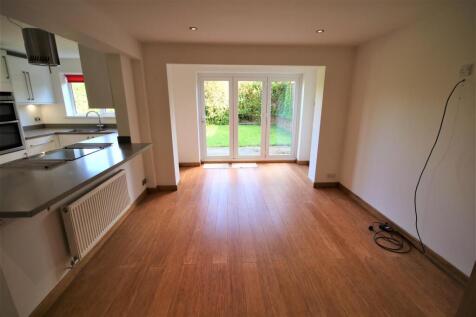 Dining Area a.JPG