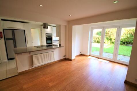 Dining Area b.JPG