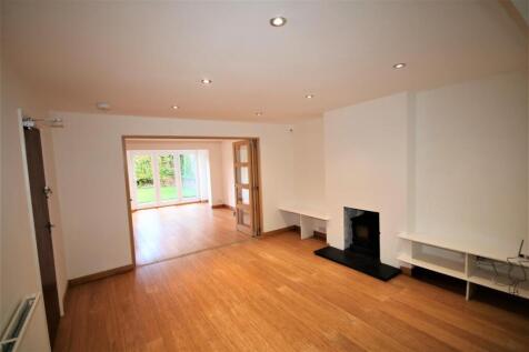 Living Area b.JPG