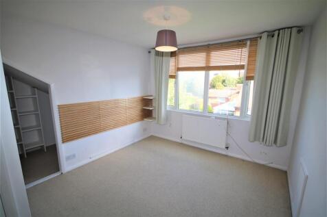 Master Bedroom a.JPG