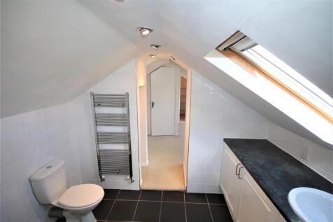 Master En Suite b.JPG
