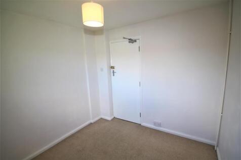 Bedroom 3b.JPG