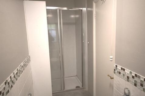 Shower Room b.JPG