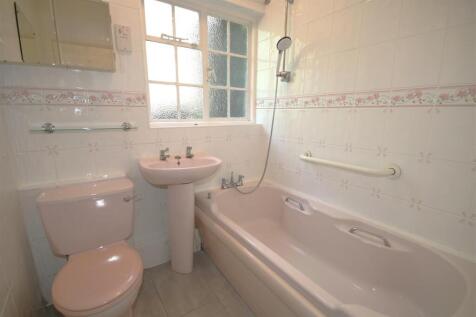 Bathroom.JPG