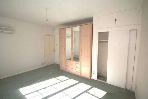 Bedroom 1b.JPG