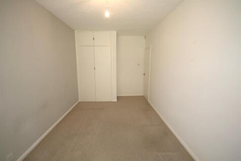 Bedroom 3b.JPG