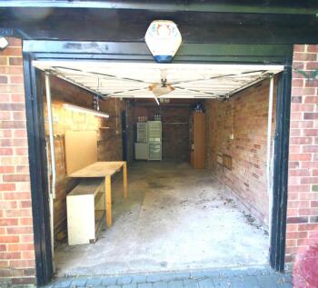 Garage a.JPG