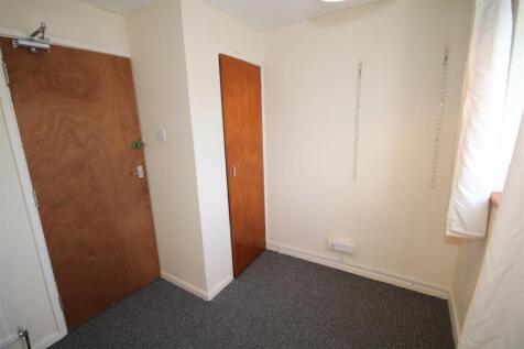 Bedroom 3b.JPG