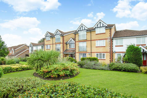 63 MORSE CLOSE (1...