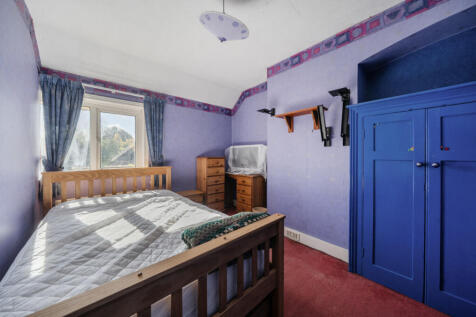 1369290-7-68fb6f9...