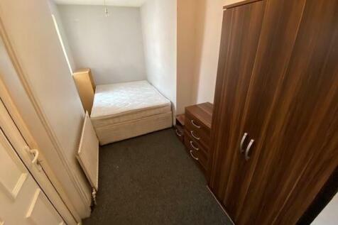 Room 2 (2).jpg