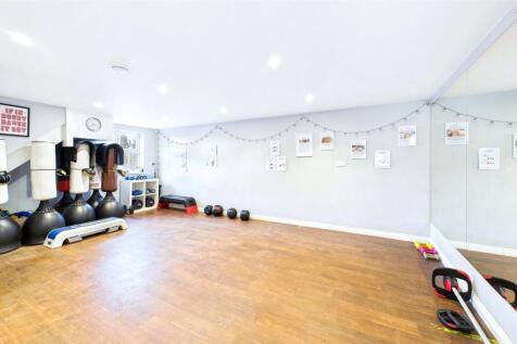 Outbuilding/Gym