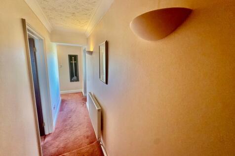 Annex - Entrance Hallway 