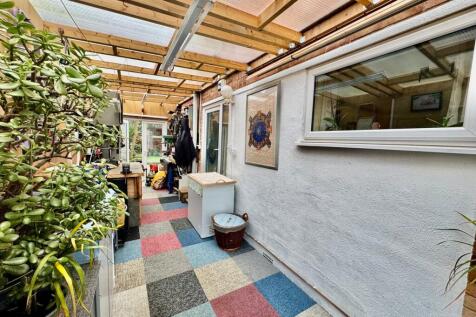 Entrance Lobby/ Workshop 