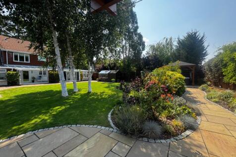 Pathway &amp; Lawn