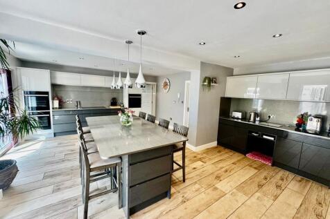 Sumptuos Kitchen 