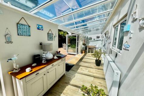 Extensive Living Area