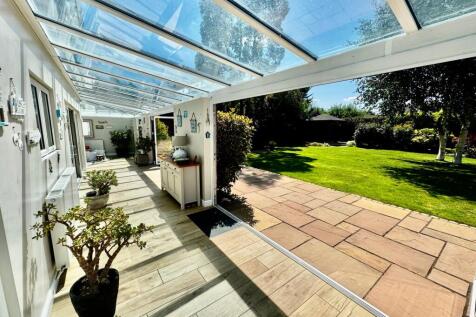 Bi-Folding Doors to the Garden
