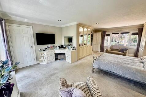 Master Suite Dressing Room