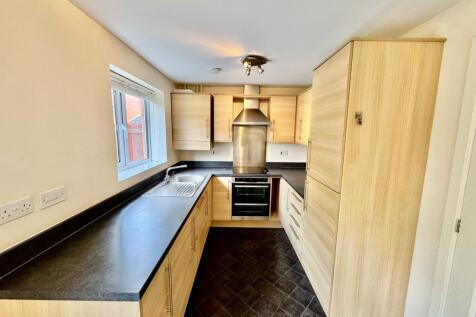 Fully Fitted Kitchen