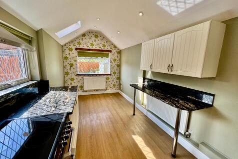 Kitchen &amp; Breakfast area