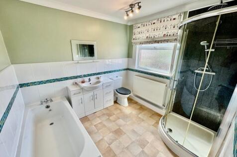 Spacious bathroom