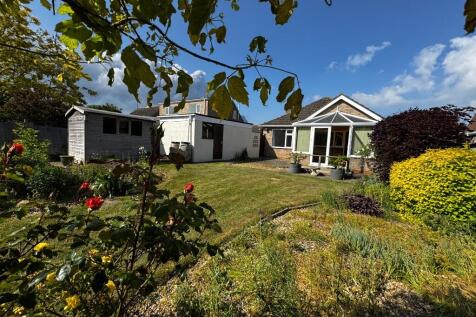 Garden &amp; Bungalow